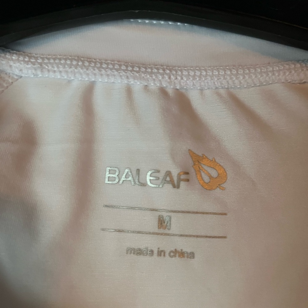 Baleaf Tunic Rashguard - Picture 2 of 2